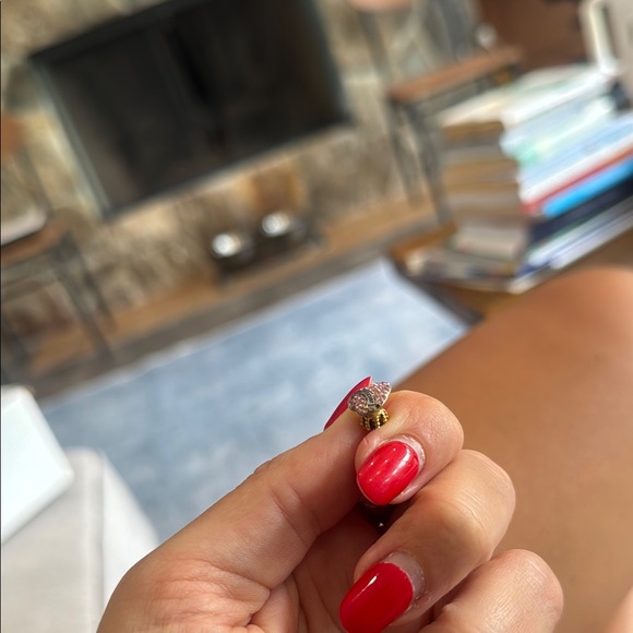 Juicy Couture Elegant Pink Heart Earrings - Picture 4 of 5